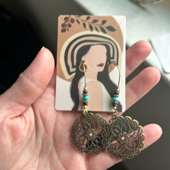 🟢new handmade bohemian inspired dingle earrings - Picture 2 of 2